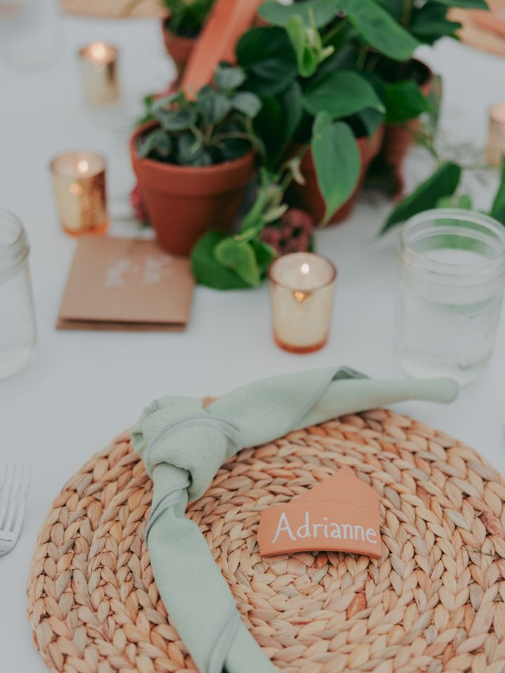 Tablesetting with napkin and place mat