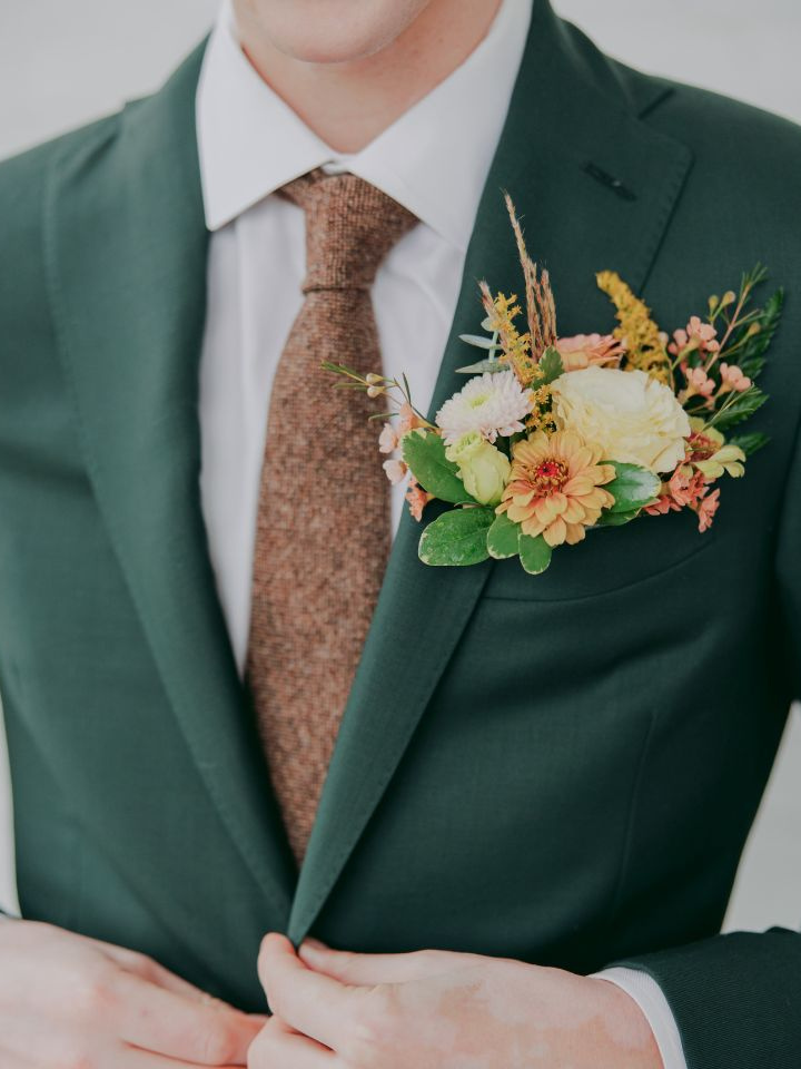 Groom wearing boutonierre