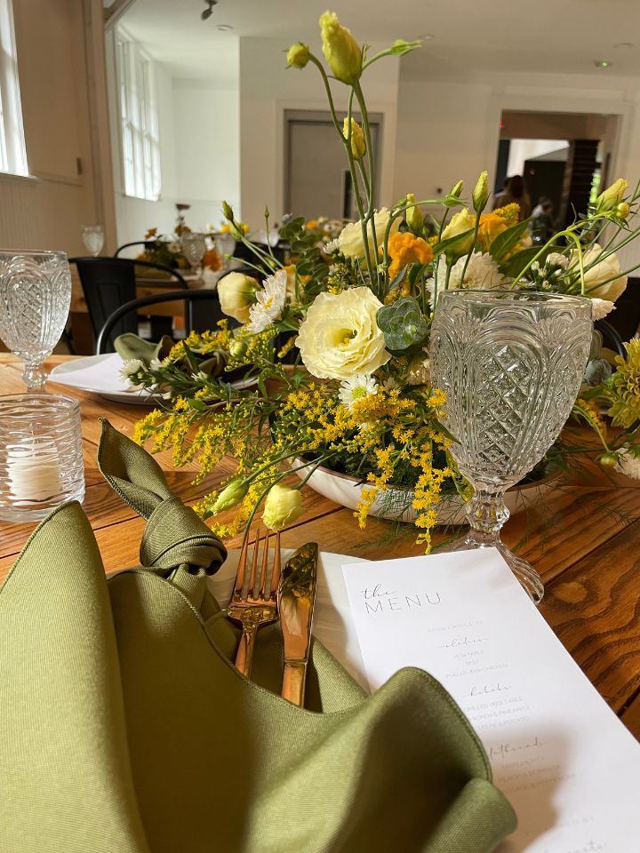 moss frogs on table reception rectangle table