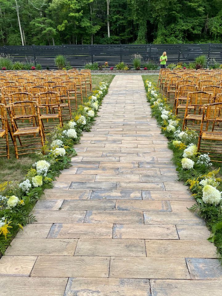 ground garland down the isle of walkway