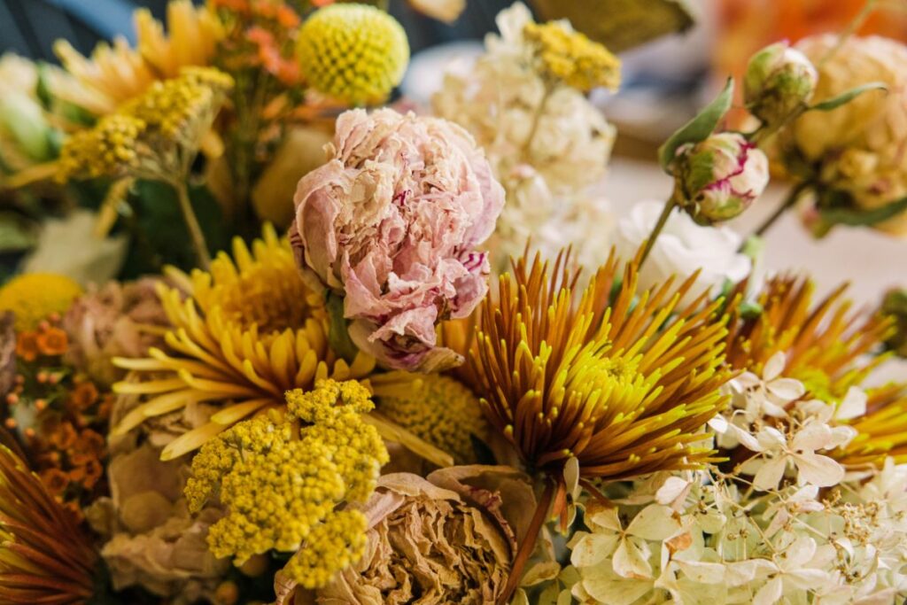 fresh and dried flowers for wedding in the fall