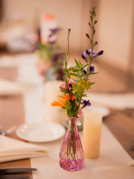 kentislandresortwedding3 Purple tinted bud vase