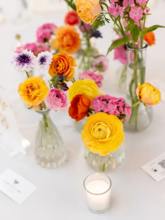 pacahousewedding3 Scattered bud vases at the paca house