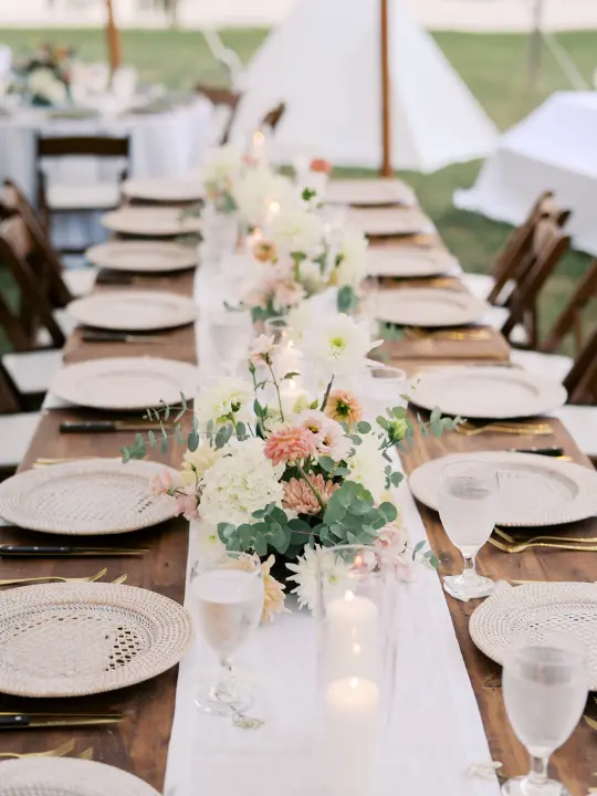 palepastelarrangement Pastel floral arrangement