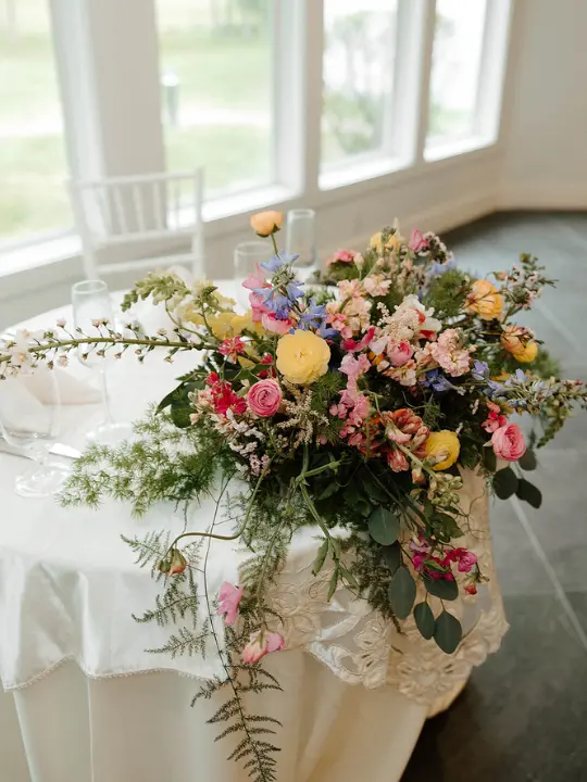 pastelspringkentislandresortwedding1 Spring pastel arrangement on a table at Kent Island Resort