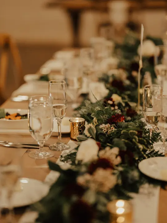 upclosetable Up close rectangular table