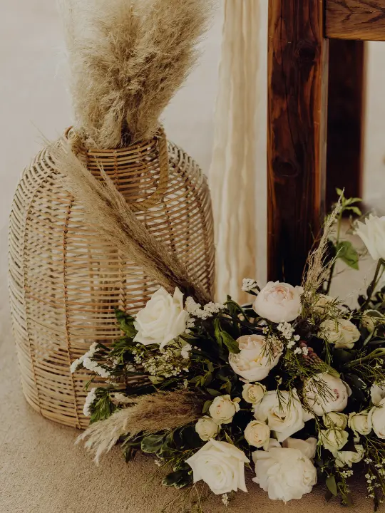 whiteneutralarrangementwithplumes White neutral floral arrangement
