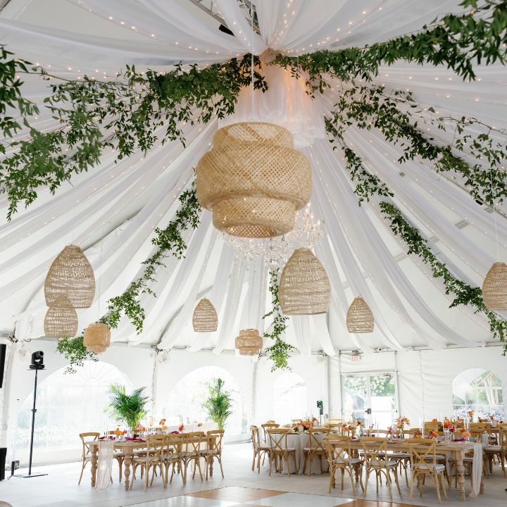 installs sq Smilax greenery installation