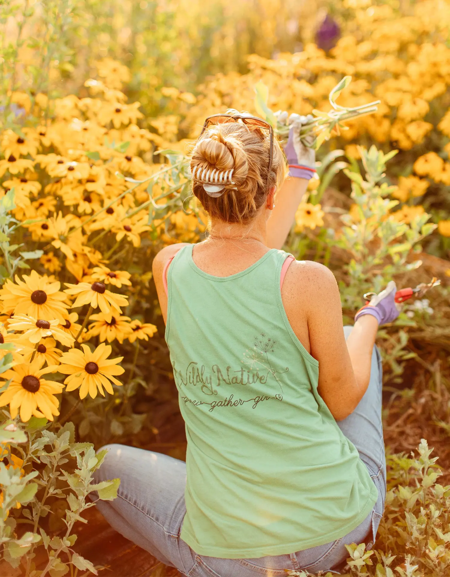 liza-in-the-field-sunflowers