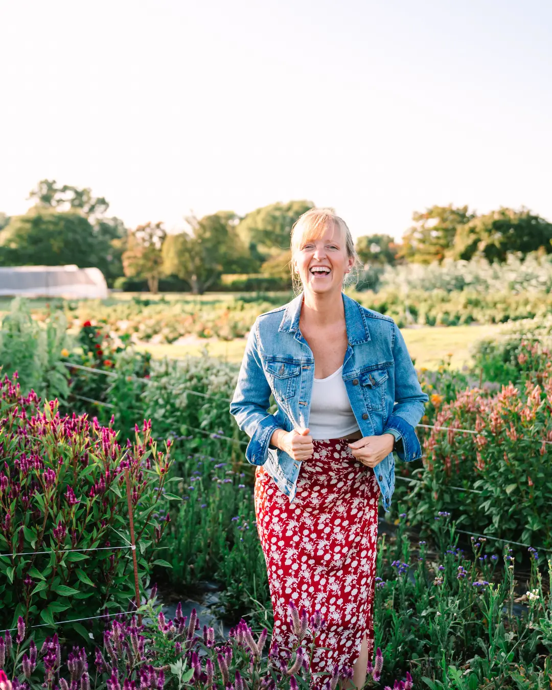 liza-laughing-in-flower-field
