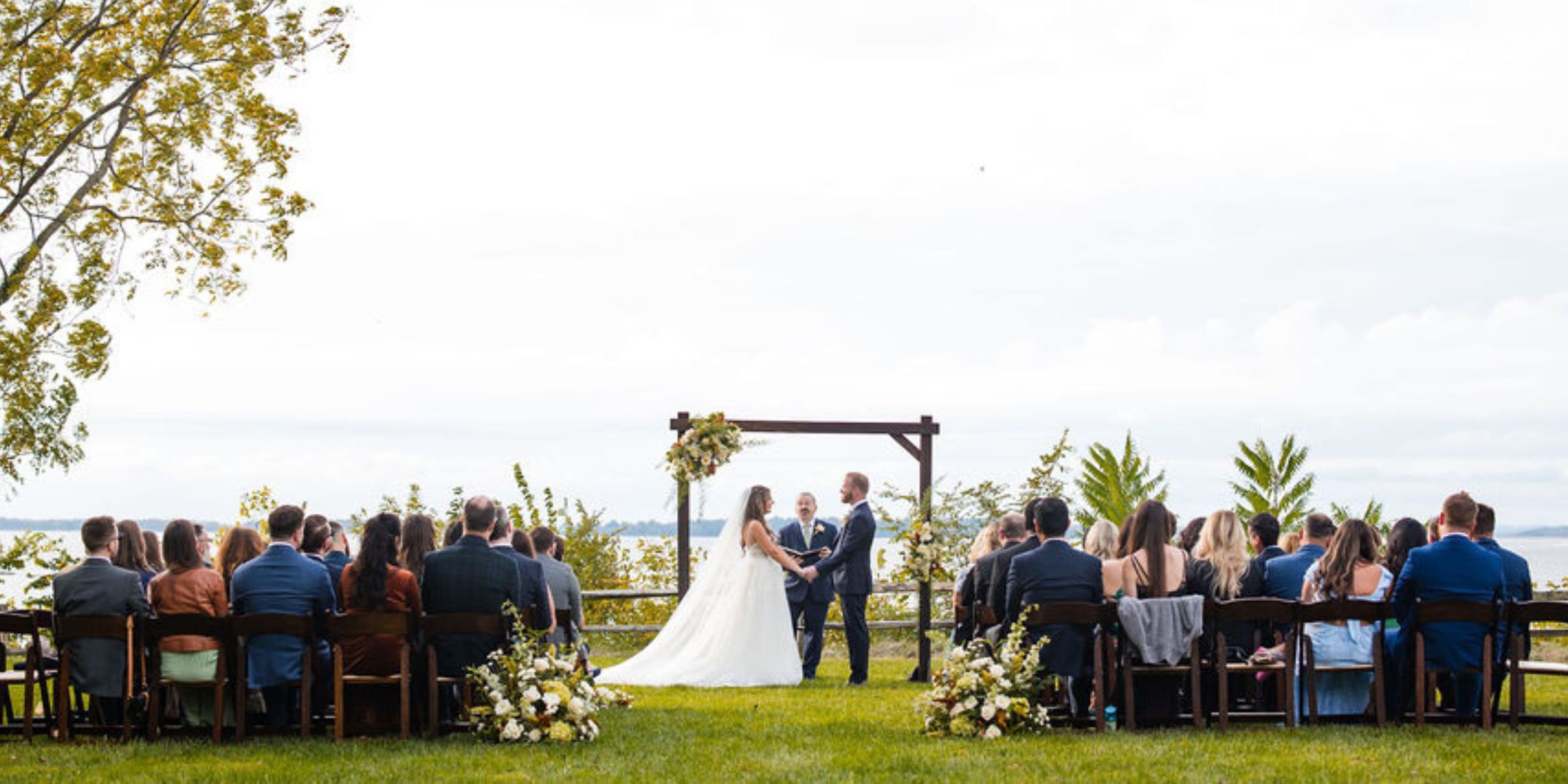 October wedding ceremony at Great Oak Manor