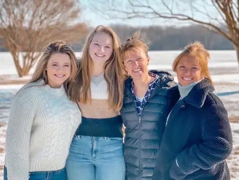 wildly-native-team Picture of team members from Wildly Native in 2021